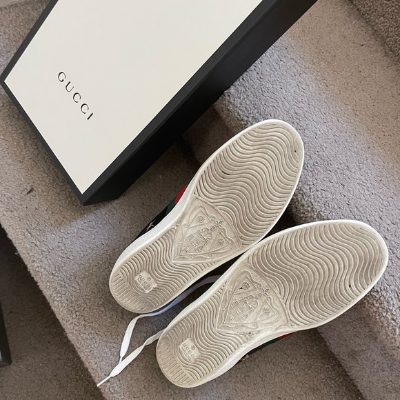 Gucci Bees Sneaker - Picture 2 of 4